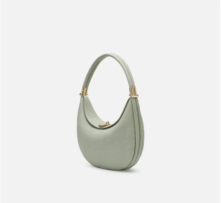 Medium Leather Shoulder Bag for Commuters - Stylish & Functional - Shic Unlimited