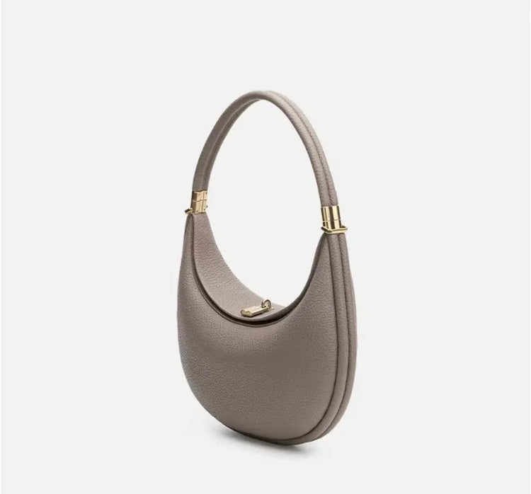 Medium Leather Shoulder Bag for Commuters - Stylish & Functional - Shic Unlimited